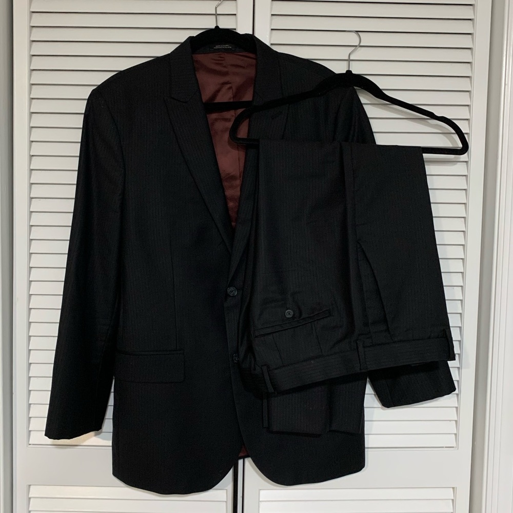 Men Express Suit Black 42R Pants 33/30 with extra fabric to adjust length